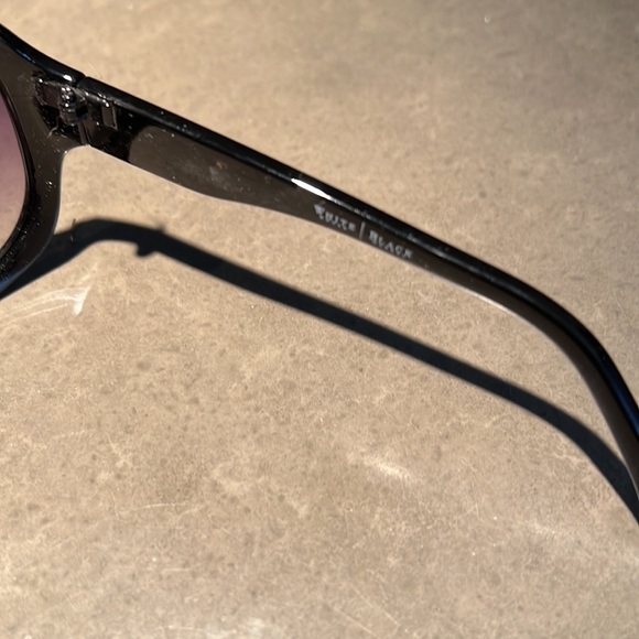 Sunglasses - Picture 3 of 4